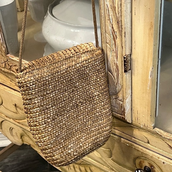 Woven Tan Crossbody Bag with Starfish Accent - Picture 2 of 5